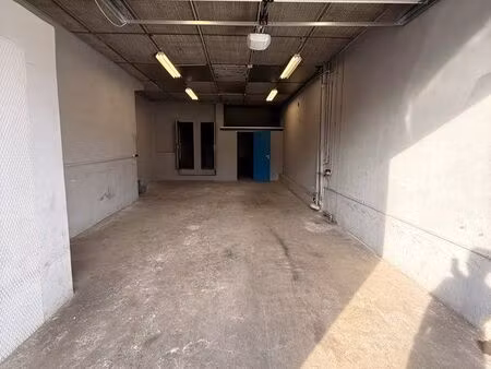 grand garage - local