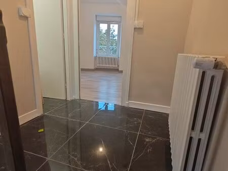 ? maison rénovée – 94 m² – 3 chambres – jardin 100 m² – issoudun