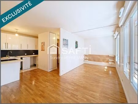 faubourg : studio lumineux 31 m2  cave et parking.