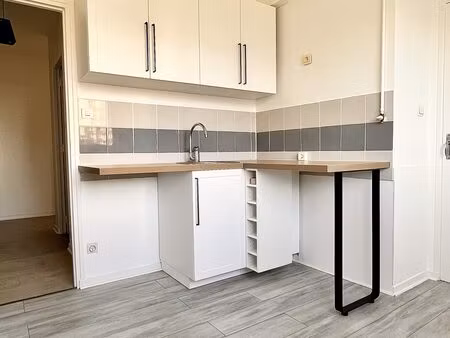 vandoeuvre marche-f3 avec balcon residence calme