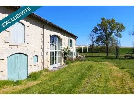 maison charentaise de caractère – un bien rare aux volumes exceptionnels !