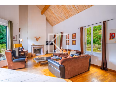 maison dans un ecrin de nature