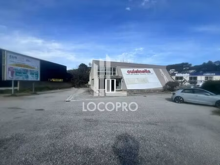 location commerce 550 m²