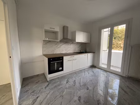 bel appartement t3 complètement rénové sur saint-bonnet-de-mure centre (69720)