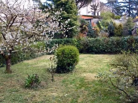 maison de 5 chambres de luxe en vente à crépieux-la-pape  auvergne-rhône-alpes