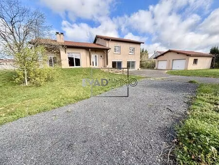 maison de luxe 4 chambres en vente à saint-just-saint-rambert  auvergne-rhône-alpes