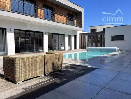 maison de prestige de 276 m2 en vente royat  auvergne-rhône-alpes