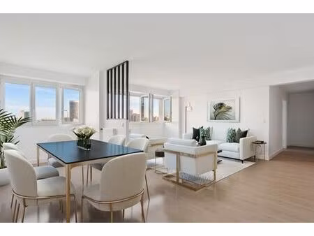 appartement de luxe 3 chambres en vente à courbevoie  île-de-france