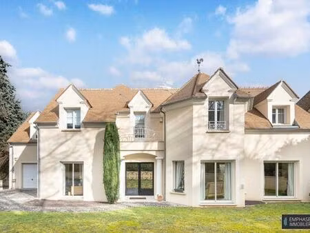 maison de luxe 5 chambres en vente à villennes-sur-seine  île-de-france