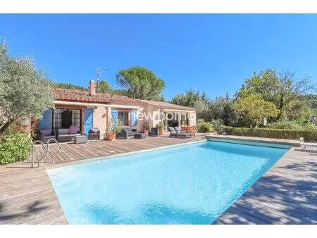 villa lumineuse de plain-pied  plein sud avec piscine et garage