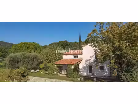 provence petit bijoux avec superbe vue