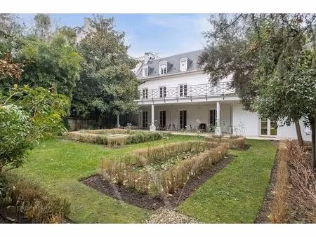 maison de 9 pièces de luxe en vente à neuilly-sur-seine  france