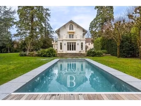 maison de luxe de 15 pièces en vente à versailles  île-de-france