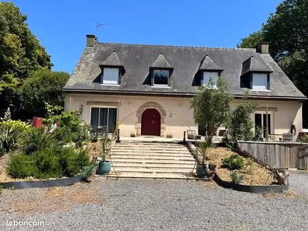 maison 9 pièces 280 m2