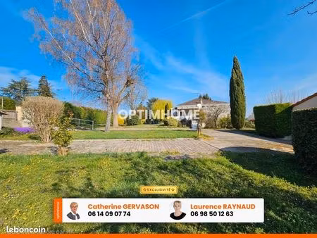 propriété 4 pièces 101 m²