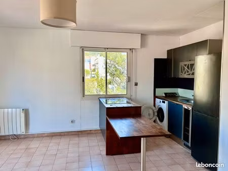 t2 au calme à toulon claret