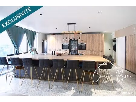 immeuble 323 m² guitres