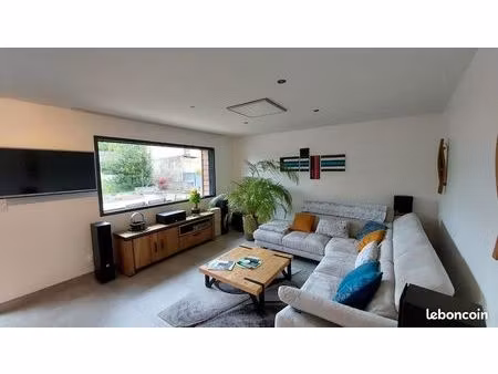 ? maison de ville fonctionnelle & chaleureuse