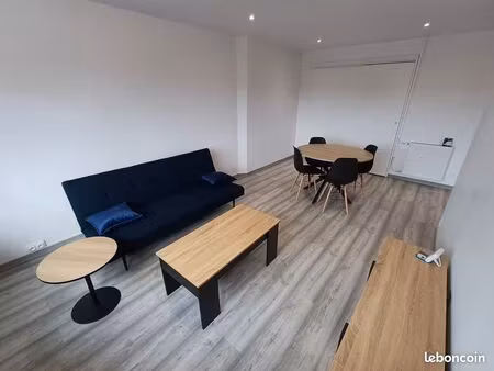 t2 rénové au dernier étage