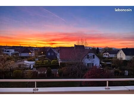 attique – dernier étage – 101 m² – terrasse 23 m² – vue vosges – calme – 2 garages