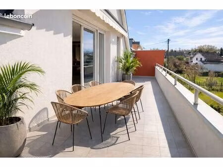 attique – vue dégagée sur les vosges – terrasse 23 m² – dernier étage – 2 garages