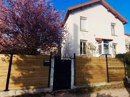 pavillon individuel refait à neuf