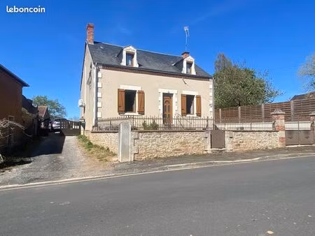 maison avec terrain et dépendances