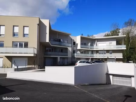 parking sécurisé ouvert en sous-sol à la rue de la faucille à saint genis pouilly - 80 eur