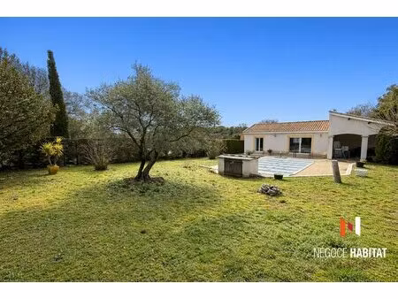 villa familiale de 225 m2 sur grande parcelle de 1860 m2 avec piscine et 2 logements...