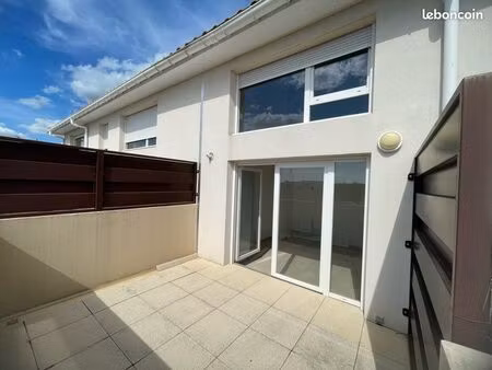 appartement type 2 avec terrasse et parking