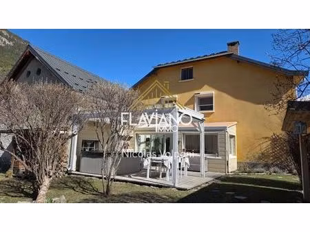 maison de 10 pièces de luxe en vente à jausiers  france