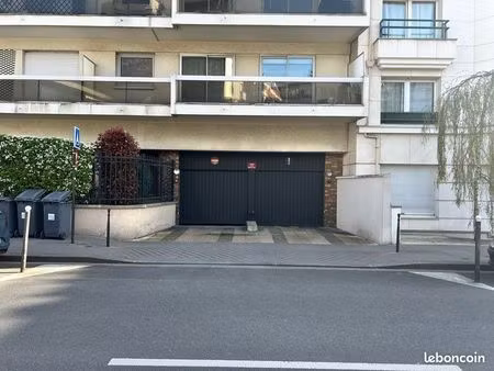 loue place de parking proche parc des princes