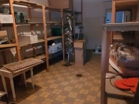 atelier /stockage 30m2