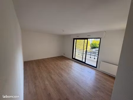 t2 rénové 53 m² – balcon 8 m² – parking – bordeaux caudéran