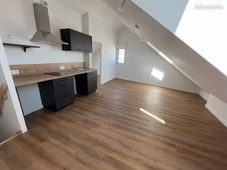 appartement 2 pièces lumineux en plein centre-ville des herbiers