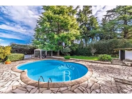 maison de luxe en vente à roquefort-les-pins  france