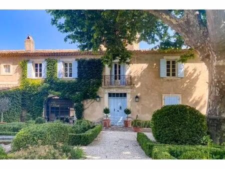 villa de 5 chambres de luxe en vente cabrières-d'avignon  provence-alpes-côte d'azur