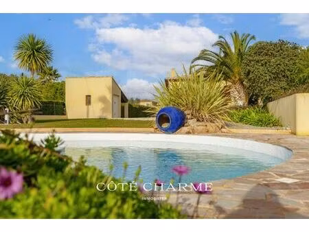 maison de 6 pièces de luxe en vente à la crau  provence-alpes-côte d'azur