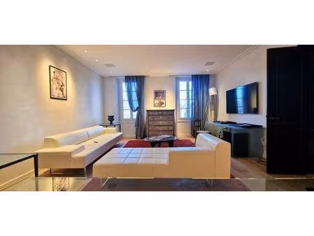 appartement de prestige en vente place de lices  saint-tropez  var  provence-alpes-côte d'