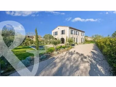 maison de 6 pièces de luxe en vente à eygalières  provence-alpes-côte d'azur
