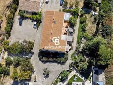 prestigieux immeuble de rapport en vente à la crau  provence-alpes-côte d'azur