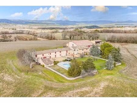 maison de luxe de 13 pièces en vente à roussillon  france