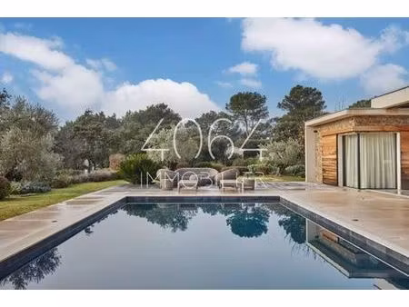 maison de 5 pièces de luxe en vente à saint-marc-jaumegarde  provence-alpes-côte d'azur