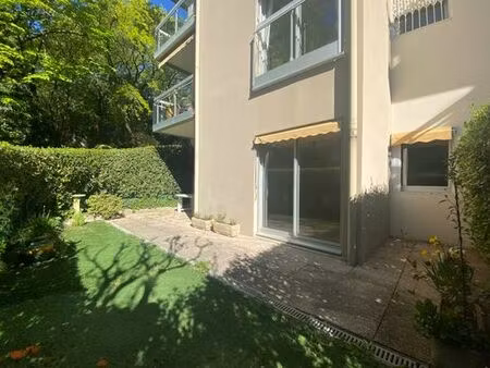 appartement de 2 chambres de luxe en location à nîmes  occitanie