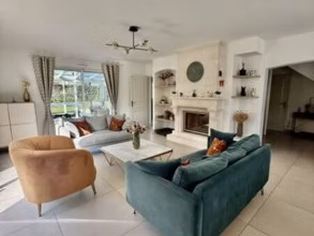 maison de luxe de 7 pièces en location à sainte-luce-sur-loire  pays de la loire