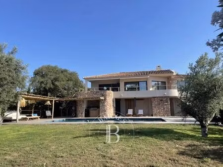 villa de 6 pièces de luxe en location sainte-lucie de porto-vecchio  france