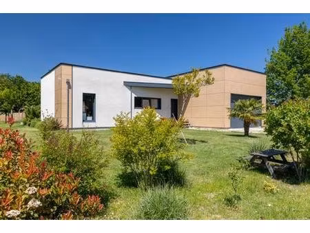 maison de 5 pièces de luxe en vente à lezoux  auvergne-rhône-alpes