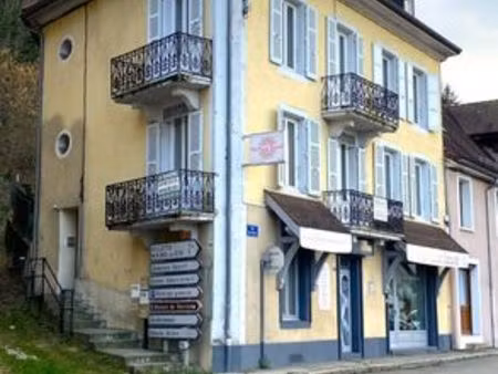 prestigieux immeuble de rapport en vente à saint-laurent-du-pont  france