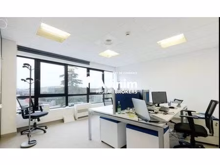 bureau de prestige de 262 m2 en location - bezons  île-de-france