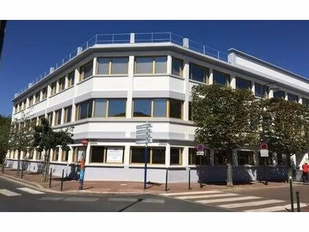 bureau prestigieux de 108 m2 en location - rueil-malmaison  france
